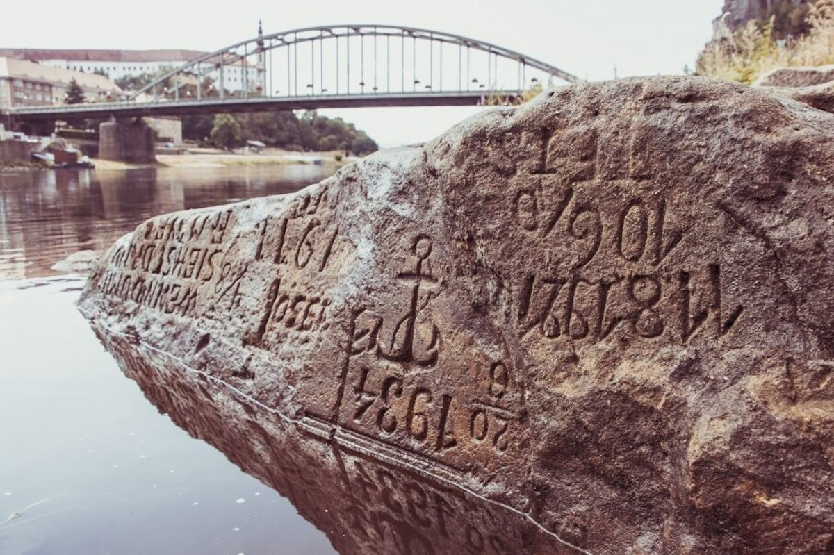 Плакать или Действовать? «Голодный Камень» Эльбы Снова Взывает к Миру в 2025 Году