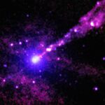 Астрономы открыли сверхмощную струю черной дыры, яркую как 10 триллионов солнц, освещенную послесвечением Большого взрыва