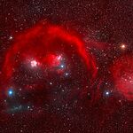 Созвездие Ориона светится красным цветом на великолепной фотографии из глубокого космоса