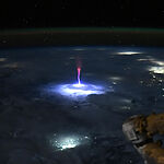 Загадочные спрайты в небе: уникальные кадры астронавта NASA с борта МКС