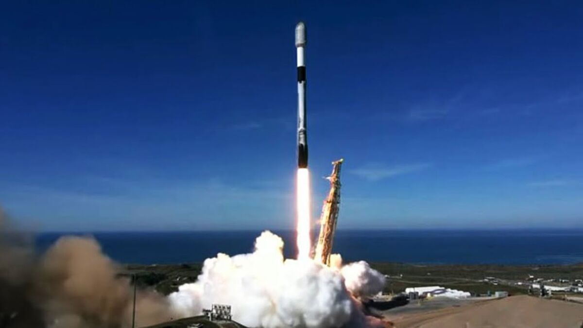 SpaceX запускает разведывательный спутник для НАТО и семь других аппаратов: смотрите прямую трансляцию