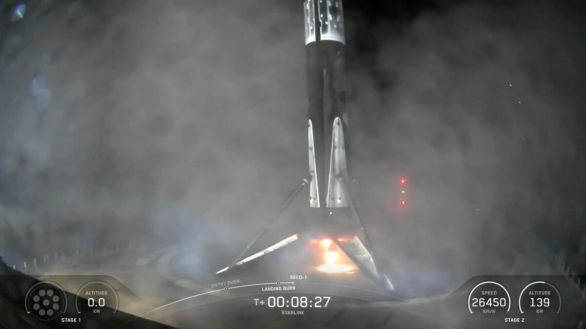 SpaceX установила новый рекорд: 15-я посадка ускорителя в миссии Starlink