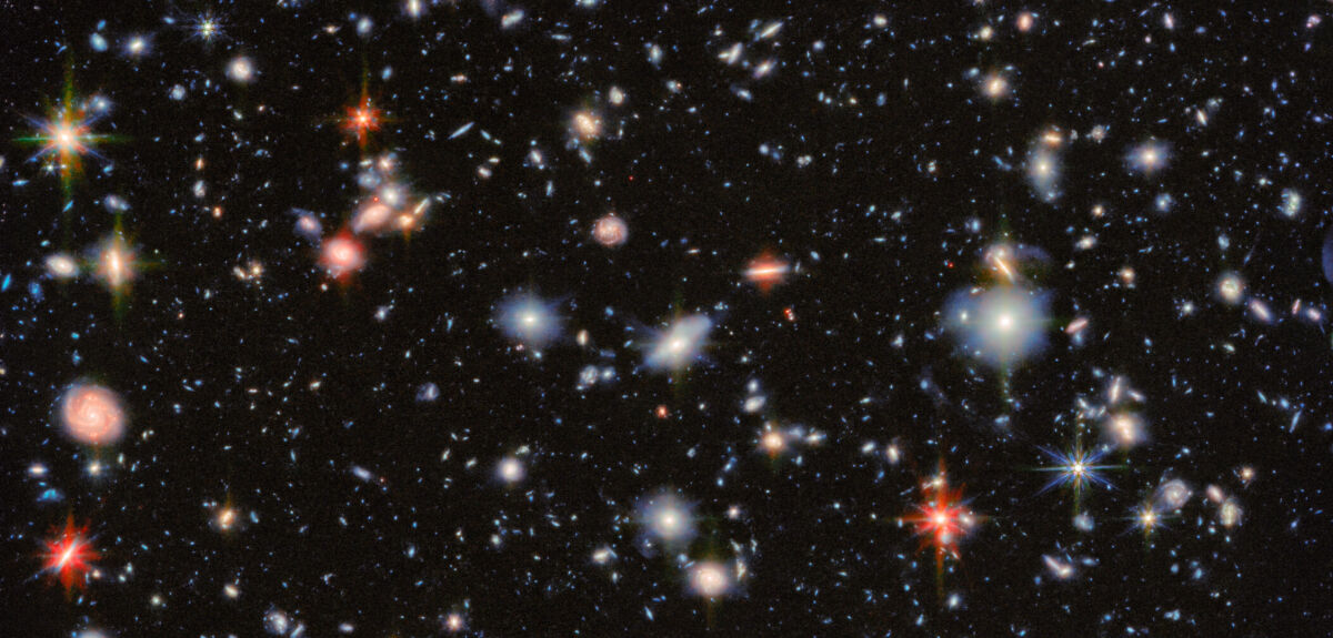 Новый взгляд Уэбба на Глубокое поле Хаббла: галактики сквозь эпохи Вселенной