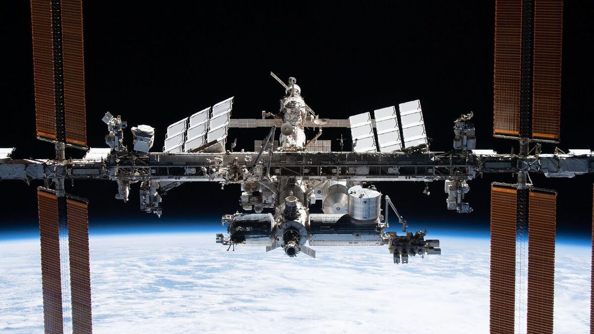От Skylab до частных орбитальных станций: как NASA избегает космического "мусорного" кризиса