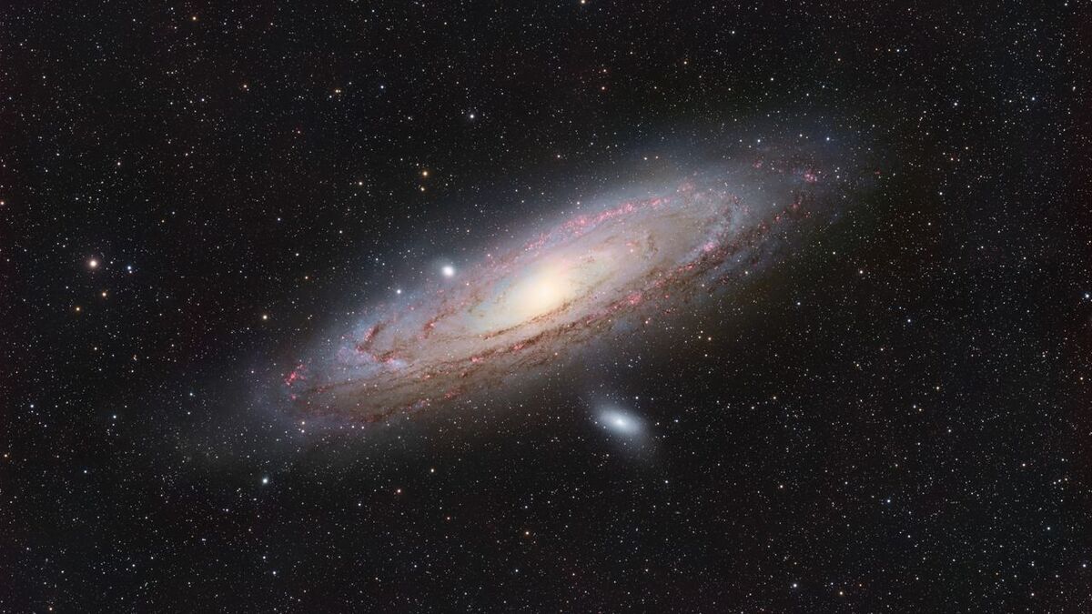 Взгляд на Андромеду: Удивительные снимки соседней галактики