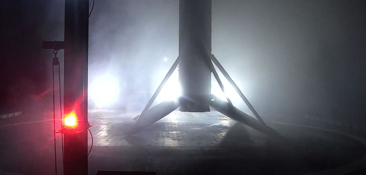 SpaceX запустила 28 спутников Starlink: Ракета Falcon 9 осветила небо Калифорнии