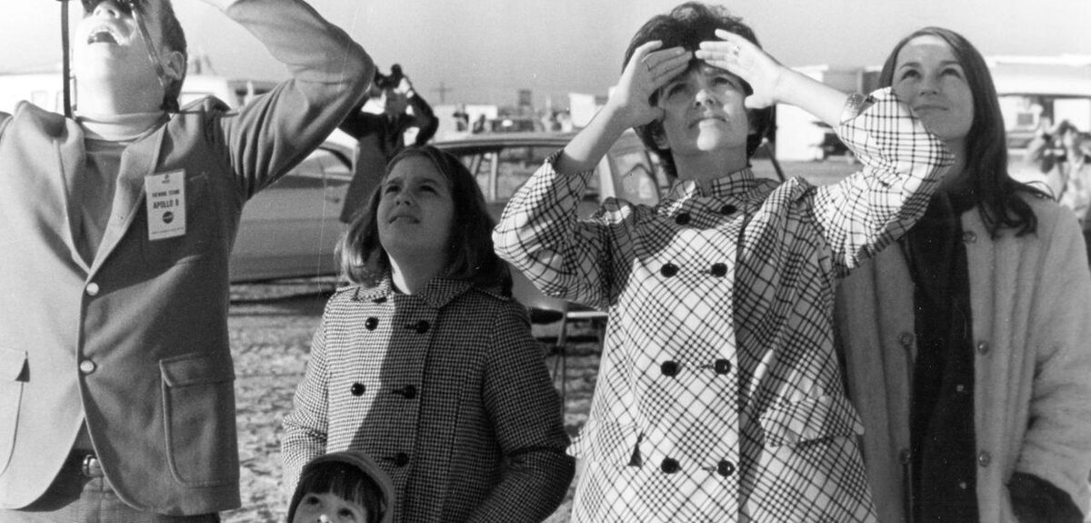 На орбите и на Земле: Как космические полеты влияют на семьи астронавтов