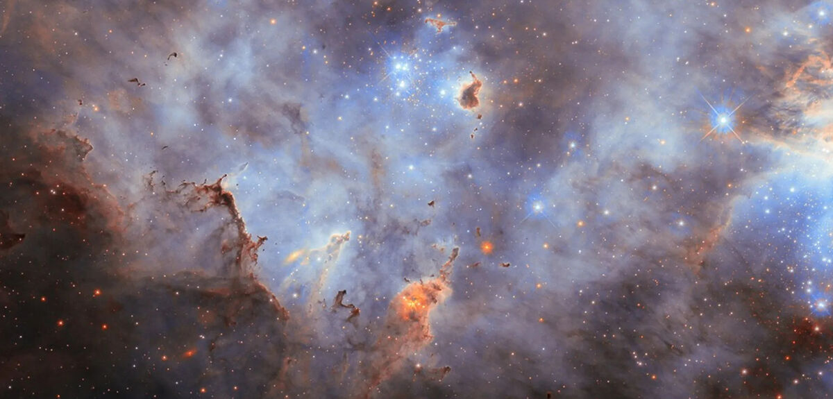 Hubble запечатлел колыбель звезд в соседней галактике