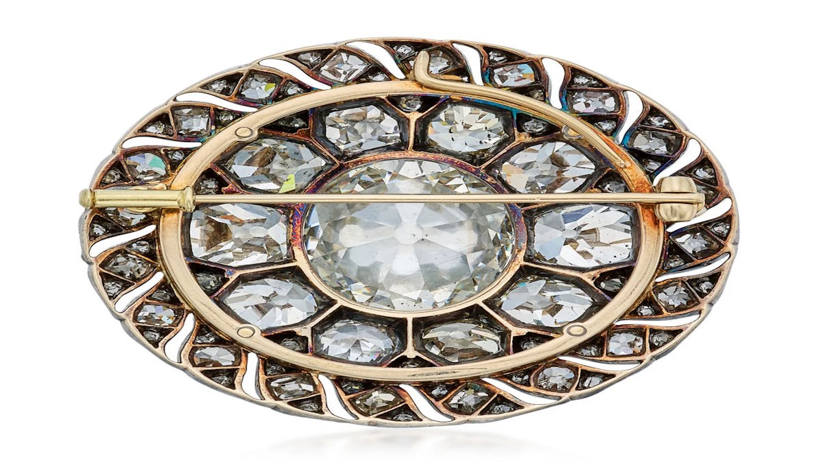 Брошь Наполеона с поля битвы при Ватерлоо продана за рекордные $4,4 миллиона