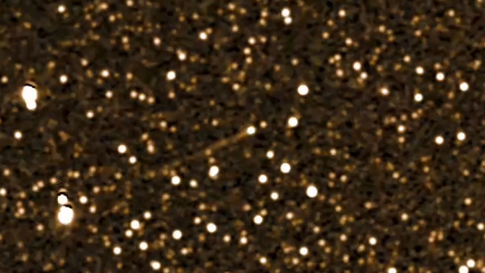 Загадка Ночи: Комета SWAN и её Путешествие по Небу