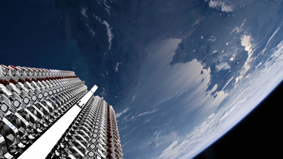 Невидимая паутина: как космос и морские глубины держат мир на связи и почему им грозит опасность