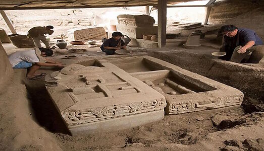 Хранитель подземного мира: в Мексике обнаружена гробница сапотеков с уникальной скульптурой совы