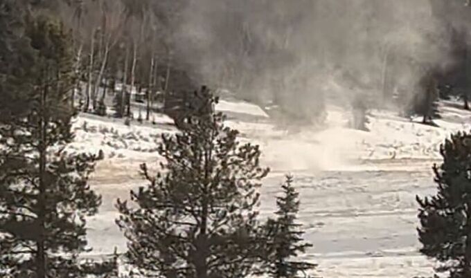 Редкий «смерч-снеговик» в Колорадо