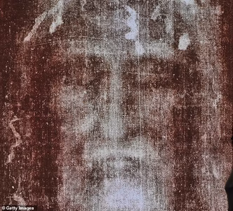 Загадка Туринской плащаницы: ДНК «из множества источников» обнаружена на реликвии