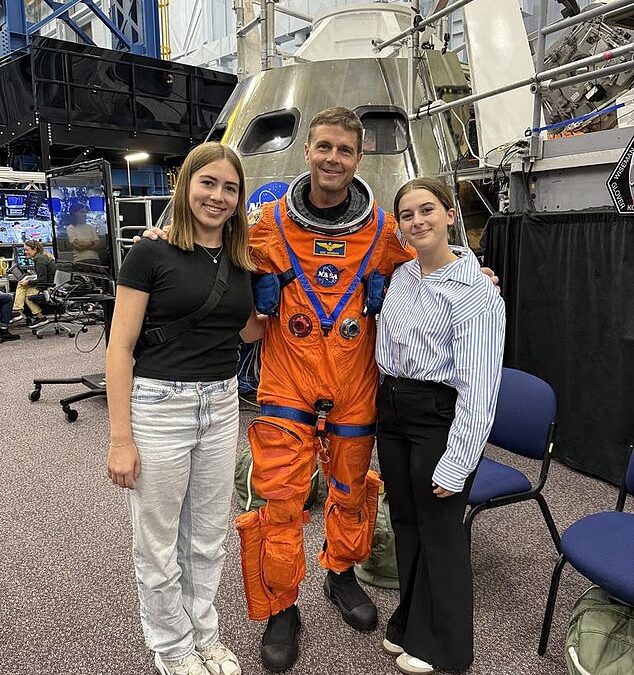 «Если со мной что-то случится…»: Астронавт NASA провел душераздирающий разговор с дочерьми перед первым за 53 года полетом к Луне