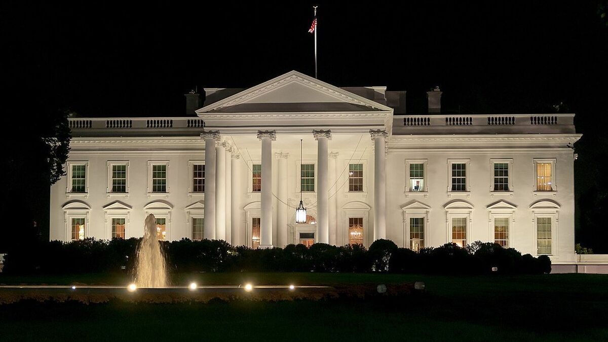 Трамп отменил «обет молчания» об НЛО: бывшим военным и чиновникам разрешили говорить