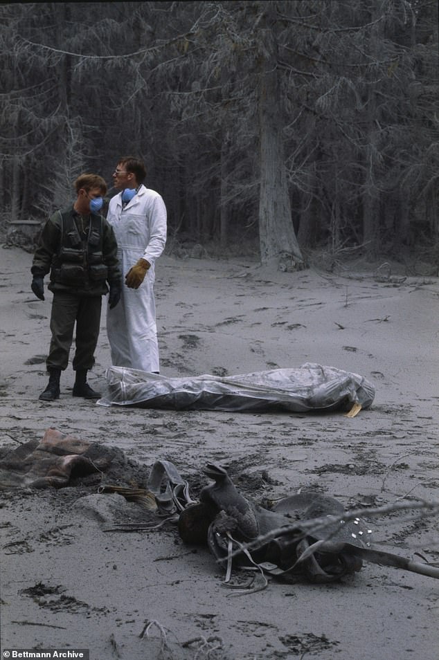 В результате извержения вулкана Сент-Хеленс в 1980 году погибли 57 человек. В результате извержения вулкана Сент-Хеленс в 1980 году погибли 57 человек.