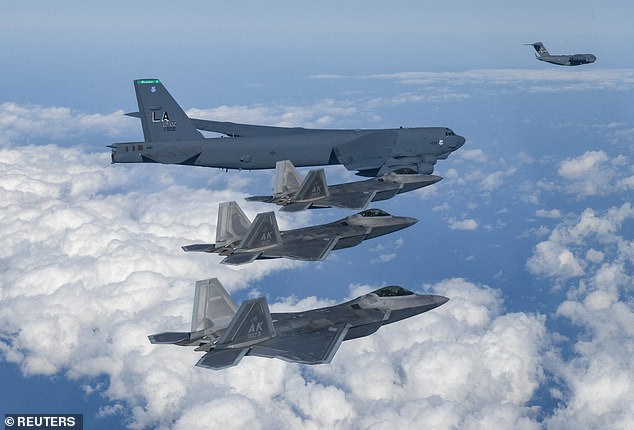 США проводят учения ядерных сил Global Thunder 27: в небе замечены «самолёты судного дня»